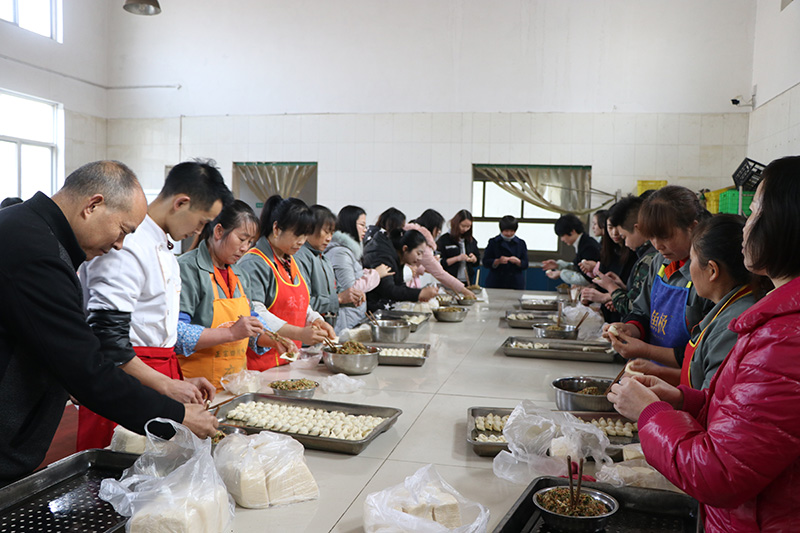 冬至餃子碗，陽晨人心暖